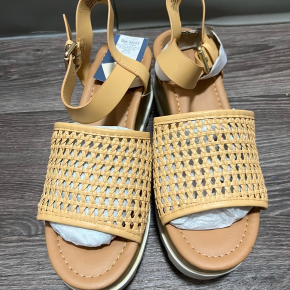 COPY - COPY - Woman’s wedges size 8 - Picture 2 of 7